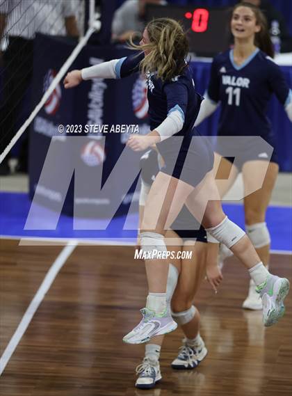 Thumbnail 2 in Valor Christian vs. Grandview (CHSAA 5A Second Round) photogallery.