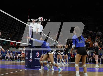 Thumbnail 1 in Valor Christian vs. Grandview (CHSAA 5A Second Round) photogallery.