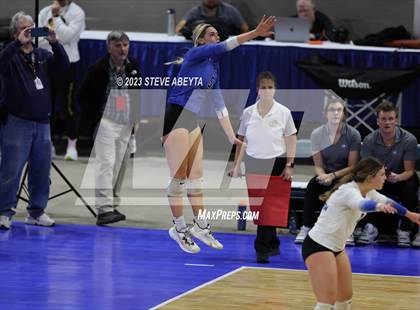 Thumbnail 2 in Valor Christian vs. Grandview (CHSAA 5A Second Round) photogallery.