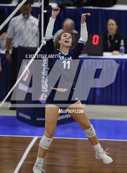 Thumbnail 2 in Valor Christian vs. Grandview (CHSAA 5A Second Round) photogallery.