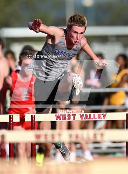 Thumbnail 2 in Eagle Relays (Hurdles) photogallery.
