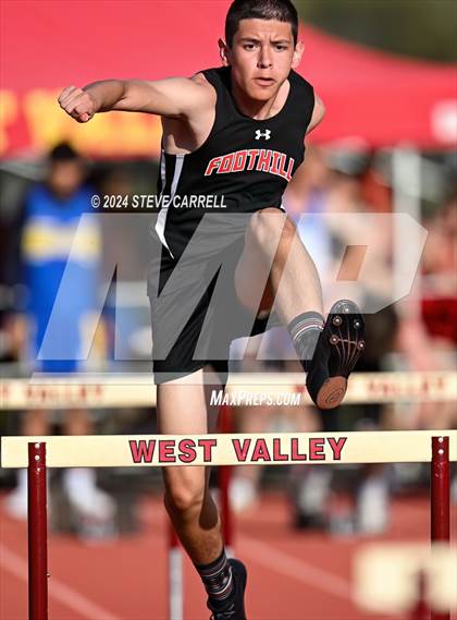 Thumbnail 2 in Eagle Relays (Hurdles) photogallery.