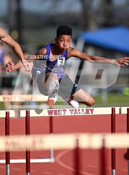 Thumbnail 1 in Eagle Relays (Hurdles) photogallery.