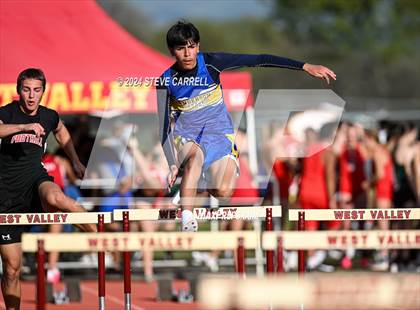 Thumbnail 2 in Eagle Relays (Hurdles) photogallery.