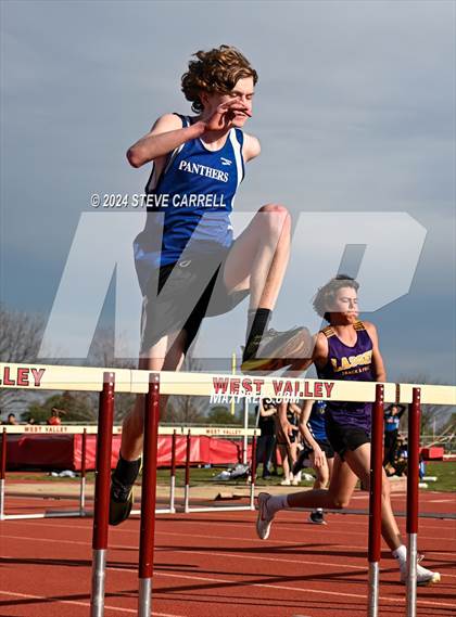 Thumbnail 1 in Eagle Relays (Hurdles) photogallery.