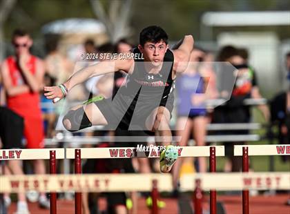 Thumbnail 2 in Eagle Relays (Hurdles) photogallery.