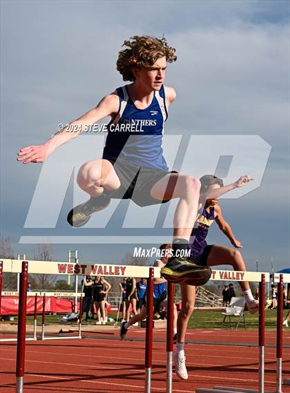 Thumbnail 2 in Eagle Relays (Hurdles) photogallery.