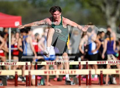 Thumbnail 1 in Eagle Relays (Hurdles) photogallery.