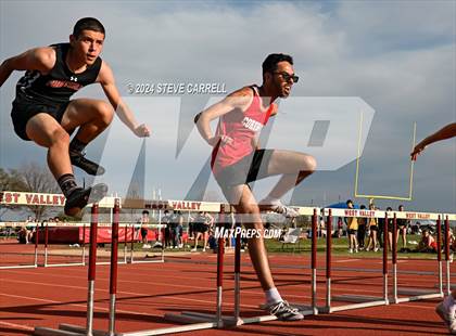 Thumbnail 2 in Eagle Relays (Hurdles) photogallery.
