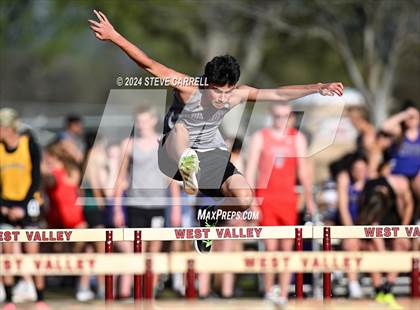 Thumbnail 3 in Eagle Relays (Hurdles) photogallery.