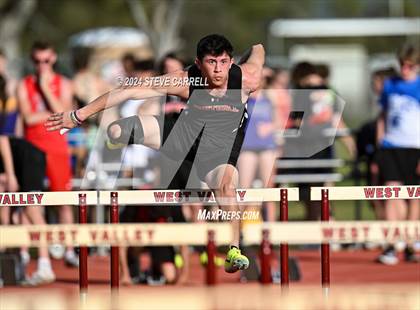 Thumbnail 3 in Eagle Relays (Hurdles) photogallery.