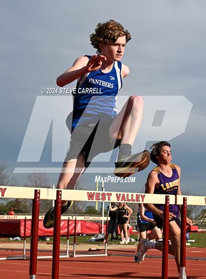 Thumbnail 2 in Eagle Relays (Hurdles) photogallery.