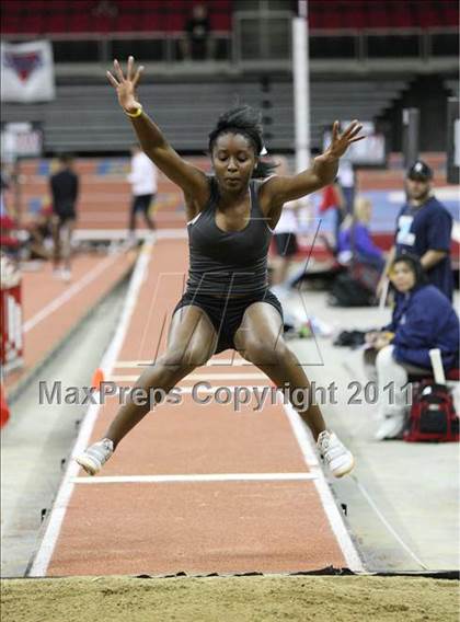 Thumbnail 2 in Run For The Dream California Indoor Invitational (Girls Field Events) photogallery.