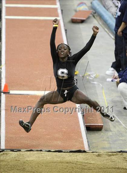 Thumbnail 2 in Run For The Dream California Indoor Invitational (Girls Field Events) photogallery.