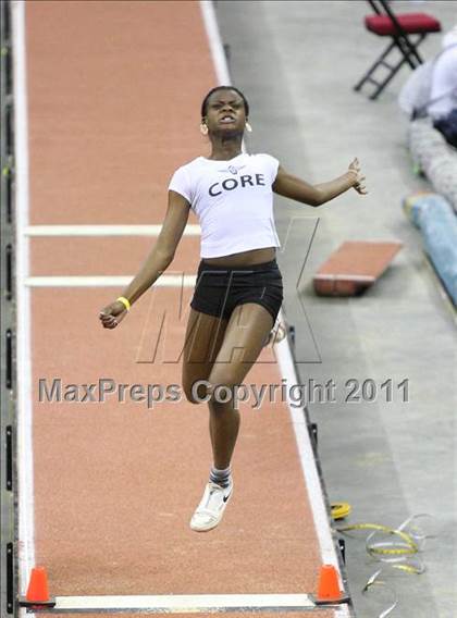 Thumbnail 3 in Run For The Dream California Indoor Invitational (Girls Field Events) photogallery.