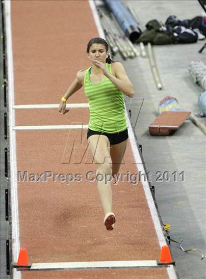 Thumbnail 3 in Run For The Dream California Indoor Invitational (Girls Field Events) photogallery.