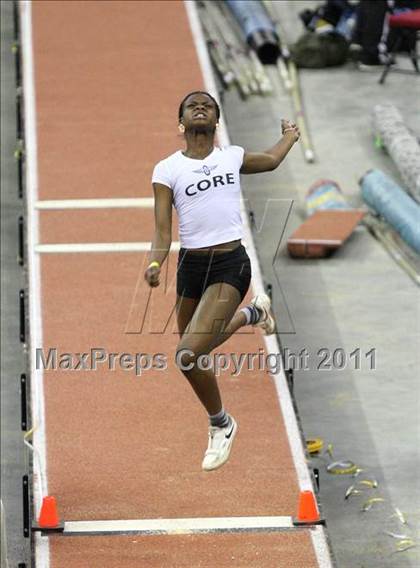 Thumbnail 3 in Run For The Dream California Indoor Invitational (Girls Field Events) photogallery.