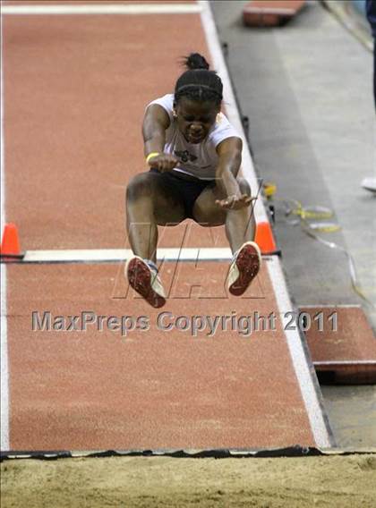 Thumbnail 2 in Run For The Dream California Indoor Invitational (Girls Field Events) photogallery.