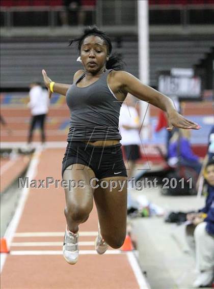 Thumbnail 3 in Run For The Dream California Indoor Invitational (Girls Field Events) photogallery.