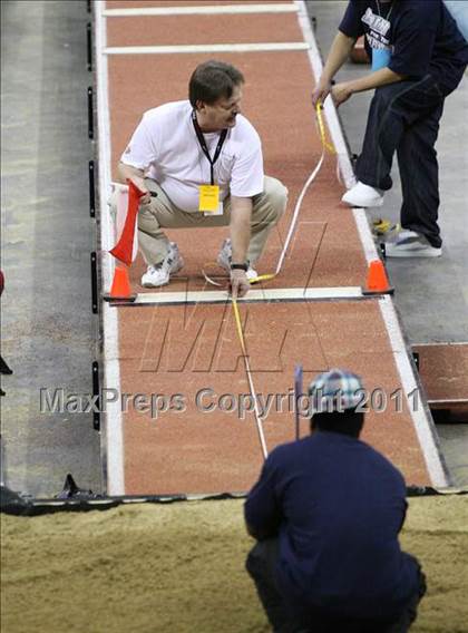 Thumbnail 2 in Run For The Dream California Indoor Invitational (Girls Field Events) photogallery.