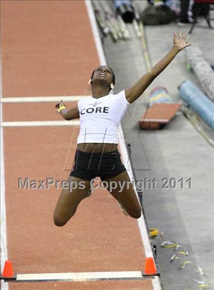 Thumbnail 2 in Run For The Dream California Indoor Invitational (Girls Field Events) photogallery.