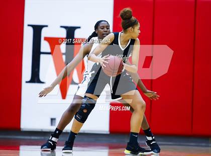 Thumbnail 3 in Los Osos vs  Bishop Montgomery (Harvard-Westlake Holiday Classic) photogallery.