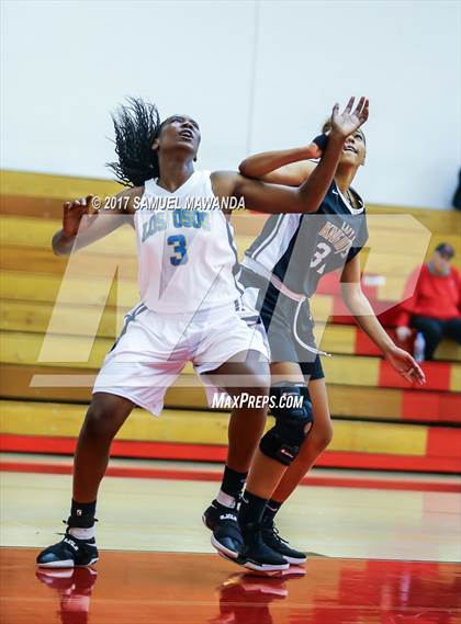Thumbnail 3 in Los Osos vs  Bishop Montgomery (Harvard-Westlake Holiday Classic) photogallery.