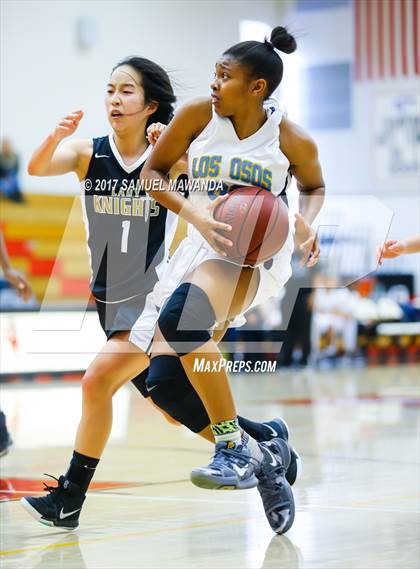 Thumbnail 3 in Los Osos vs  Bishop Montgomery (Harvard-Westlake Holiday Classic) photogallery.