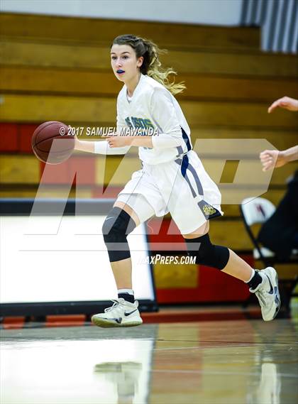 Thumbnail 2 in Los Osos vs  Bishop Montgomery (Harvard-Westlake Holiday Classic) photogallery.