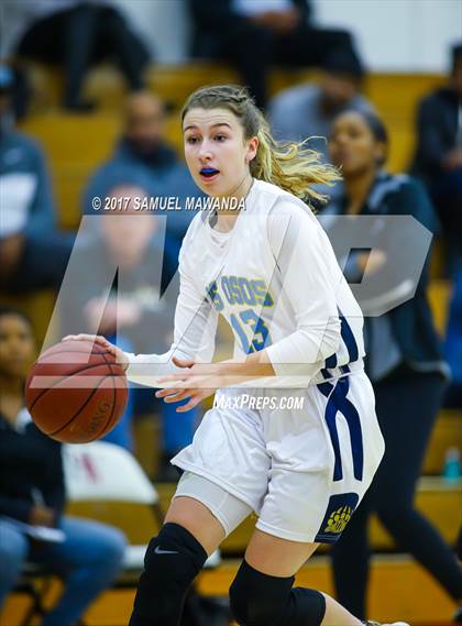 Thumbnail 3 in Los Osos vs  Bishop Montgomery (Harvard-Westlake Holiday Classic) photogallery.