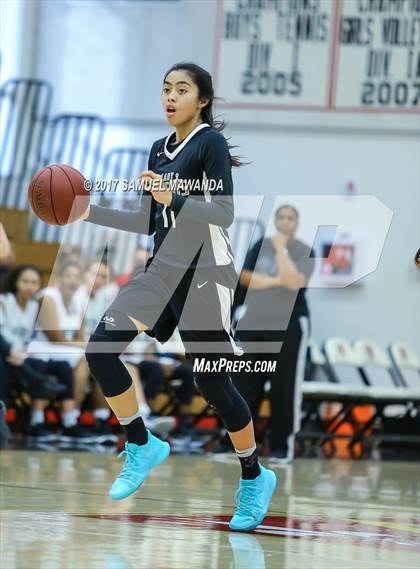 Thumbnail 3 in Los Osos vs  Bishop Montgomery (Harvard-Westlake Holiday Classic) photogallery.