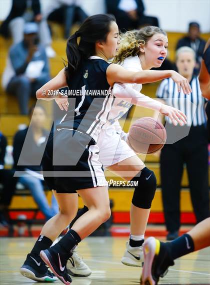 Thumbnail 3 in Los Osos vs  Bishop Montgomery (Harvard-Westlake Holiday Classic) photogallery.
