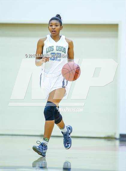 Thumbnail 2 in Los Osos vs  Bishop Montgomery (Harvard-Westlake Holiday Classic) photogallery.