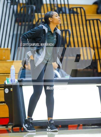 Thumbnail 2 in Los Osos vs  Bishop Montgomery (Harvard-Westlake Holiday Classic) photogallery.