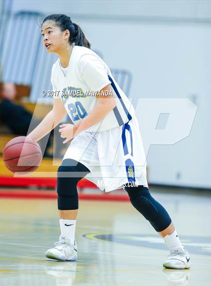 Thumbnail 3 in Los Osos vs  Bishop Montgomery (Harvard-Westlake Holiday Classic) photogallery.