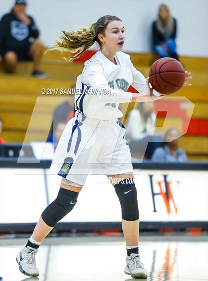 Thumbnail 2 in Los Osos vs  Bishop Montgomery (Harvard-Westlake Holiday Classic) photogallery.