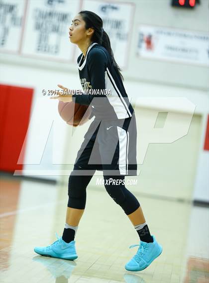 Thumbnail 2 in Los Osos vs  Bishop Montgomery (Harvard-Westlake Holiday Classic) photogallery.