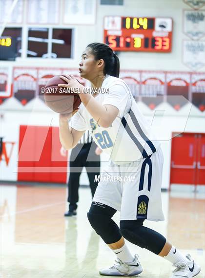 Thumbnail 1 in Los Osos vs  Bishop Montgomery (Harvard-Westlake Holiday Classic) photogallery.