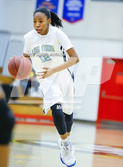 Thumbnail 2 in Los Osos vs  Bishop Montgomery (Harvard-Westlake Holiday Classic) photogallery.