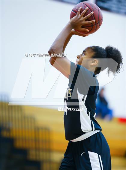 Thumbnail 1 in Los Osos vs  Bishop Montgomery (Harvard-Westlake Holiday Classic) photogallery.