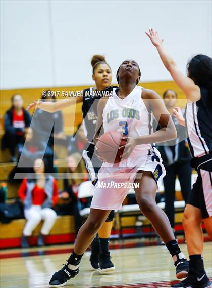 Thumbnail 2 in Los Osos vs  Bishop Montgomery (Harvard-Westlake Holiday Classic) photogallery.