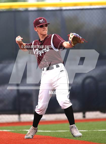 Thumbnail 1 in Williamsville East vs. Maryvale (Section 6 Class A Final) photogallery.