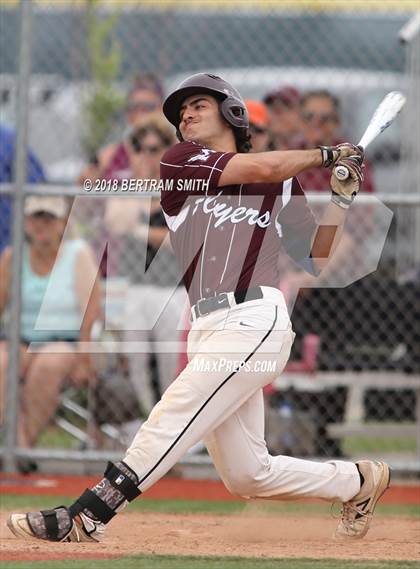 Thumbnail 3 in Williamsville East vs. Maryvale (Section 6 Class A Final) photogallery.