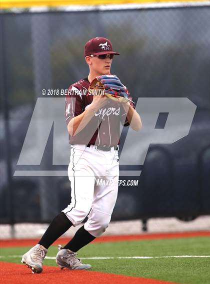 Thumbnail 3 in Williamsville East vs. Maryvale (Section 6 Class A Final) photogallery.