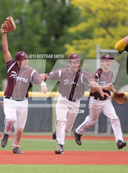 Thumbnail 1 in Williamsville East vs. Maryvale (Section 6 Class A Final) photogallery.