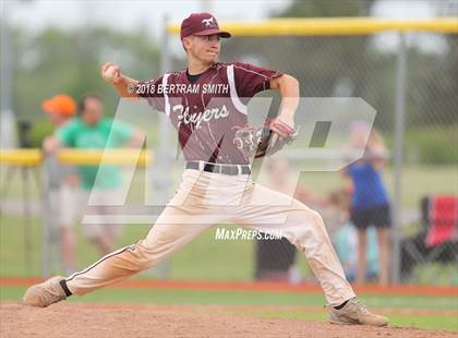 Thumbnail 2 in Williamsville East vs. Maryvale (Section 6 Class A Final) photogallery.