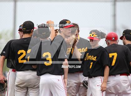 Thumbnail 3 in Williamsville East vs. Maryvale (Section 6 Class A Final) photogallery.