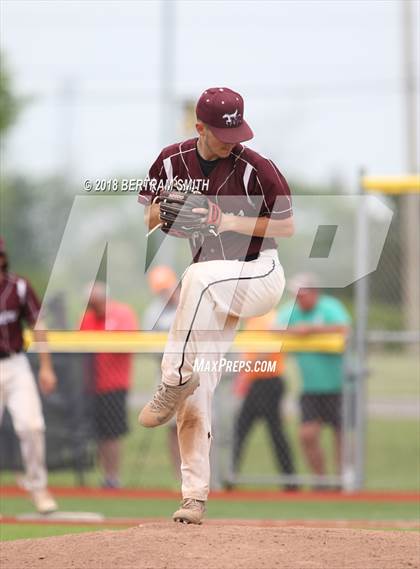 Thumbnail 1 in Williamsville East vs. Maryvale (Section 6 Class A Final) photogallery.