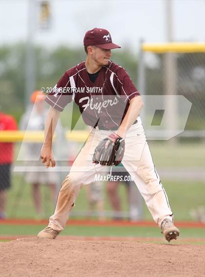 Thumbnail 1 in Williamsville East vs. Maryvale (Section 6 Class A Final) photogallery.