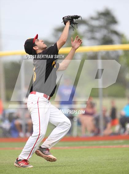 Thumbnail 3 in Williamsville East vs. Maryvale (Section 6 Class A Final) photogallery.
